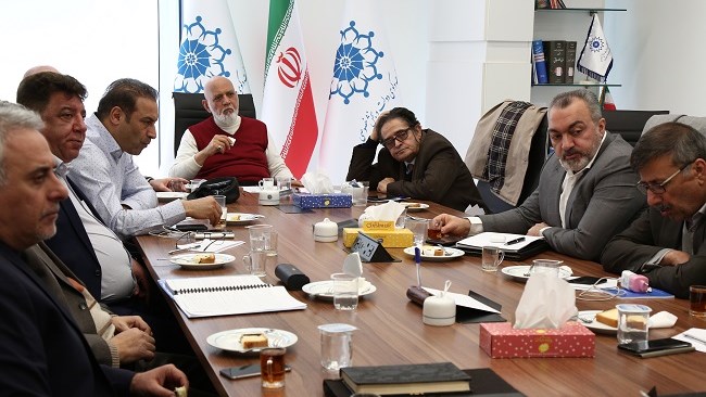 تازه‌ترین نشست کمیسیون اقتصاد کلان اتاق ایران با محوریت بررسی «طرح بانکداری جمهوری اسلامی ایران» برگزار شد و اعضای این کمیسیون بر عدم شتاب زدگی و به تعویق افتادن تصویب این لایحه در مجلس تاکید کردند.