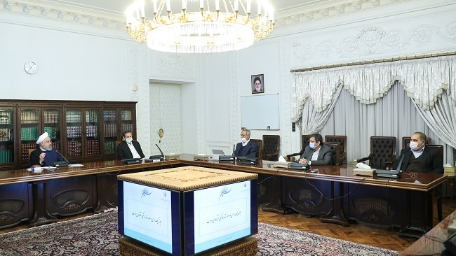 ستاد اقتصادی دولت ظهر امروز به ریاست رئیس جمهور تشکیل جلسه داد و روحانی در این نشست خواستار اتمام پروژه‌های نیمه تمام با پیشرفت بالای ۸۰ درصد شد.