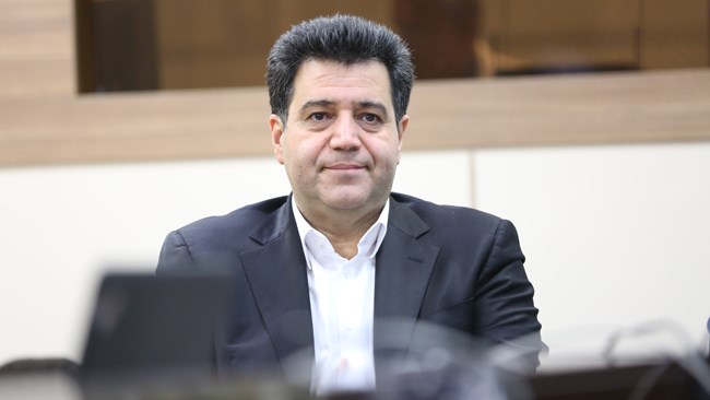 عضو هیئت رئیسه کانون کارفرمایی ایران معتقد است که صحبت کردن در مورد مسئولیت کارفرمایان در رابطه با ابتلای کارکنان به بیماری کرونا فاقد مبنای قانونی است.