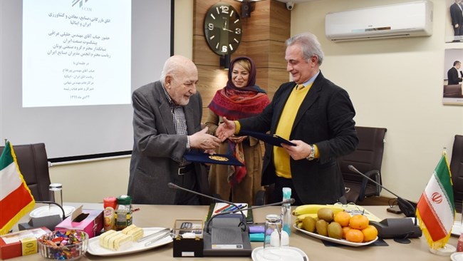 در تفاهم‌نامه اتاق مشترک ایران و ایتالیا با انجمن مدیران صنایع ایران به توسعه روابط آموزشی و اقتصادی بین دو طرف در حوزه‌های مختلف اقتصادی تاکید شده است.