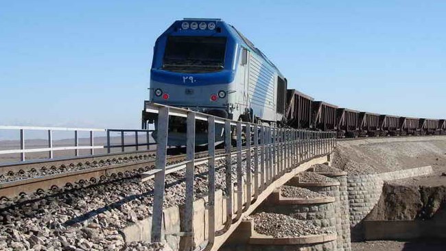 مدیرعامل شرکت راه‌آهن از امضای ۳ سند مشترک بین ایران و ترکیه خبر داد و اظهار کرد که این توافق در راستای به حداکثر رساندن ظرفیت حمل بار و مسافر بین دو کشور به امضاء رسیده است.