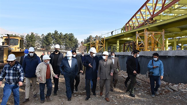 استاندار کرمانشاه از پروژه در دست احداث ساختمان اتاق کرمانشاه بازدید کردند.
