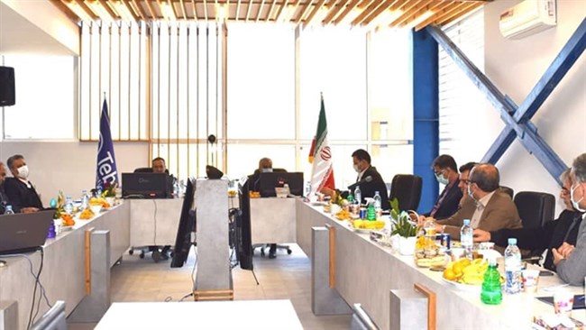 در نشست هیات نمایندگان اتاق سمنان با تشریح برخی مسائل و مشکلات اقتصاد ایران، بر ضرورت توجه به تجارت خارجی برای تحقق رشد 8 درصدی در سال آینده تأکید شد.
