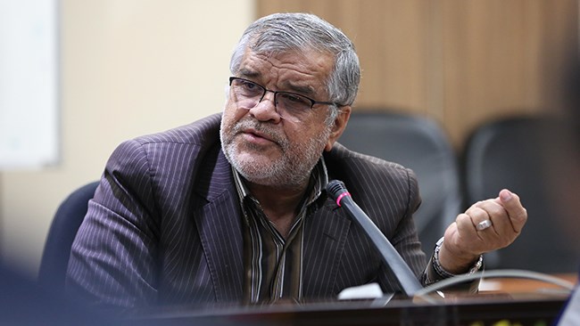 علی‌اصغر جمعه‌ای، رئیس اتاق سمنان می‌گوید: بخش صنایع به خاطر خاموشی‌ها گسترده دچار زیان و غرامت هنگفتی شده و باید نسبت به حمایت از آنها اقدام شود.