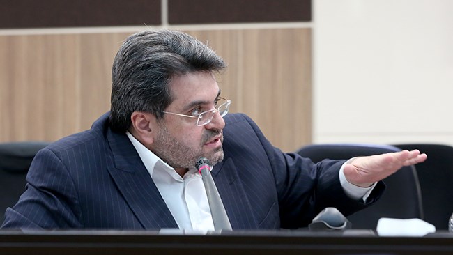 رئیس اتاق اصفهان معتقد است: فعالان اقتصادی نیازمند حضور هیات منصفه‌های اقتصادی در دادگاه‌های مالی هستند و تشکیل معاونت حقوق اقتصادی در قوه قضاییه می‌تواند به تحقق این امر کمک کند.