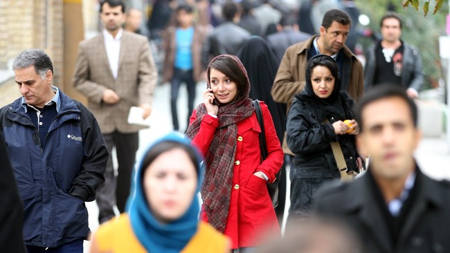 عضویت افراد 15 ساله و بیشتر در شبکه‌های اجتماعی در ایران طی سه سال با 12 درصد رشد به 65 درصد رسیده و واتس‌اپ با عضویت 88.5 درصدی ایرانی‌ها، پرطرفدارترین شبکه‌ اجتماعی است.