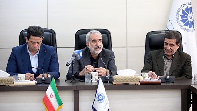 یوسف نوری، وزیر آموزش‌وپرورش در نشست کمیسیون گردشگری اتاق ایران تأکید کرد: باید از ظرفیت آموزش‌وپرورش برای تحرک بخشی به گردشگری داخلی استفاده کنیم.