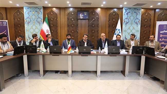 رئیس اتاق اصفهان، اقتصاد را عامل نفوذناپذیری و سلطه‌ناپذیری کشور دانست و گفت: همه دستگاه‌های حاکمیتی باید در نحوه برخورد با فعالان اقتصادی به نحوی عمل کنند تا موجب ناامیدی و یاس فعالان اقتصادی نشود.