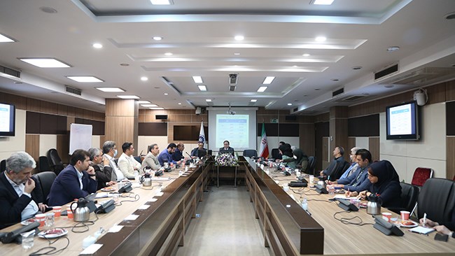 موضوع نشست تخصصی کمیسیون انرژی اتاق ایران بررسی وضعیت صنعت پتروشیمی بود؛ در این نشست مقرر شد که ظرفیت صنعت پتروشیمی برای سرمایه‌گذاری بخش خصوصی بررسی شود.