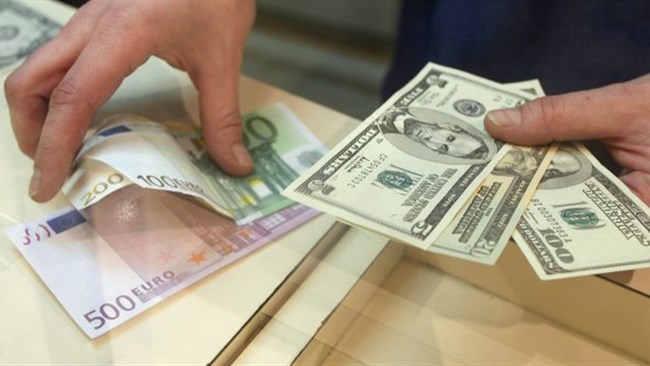 رئیس سازمان توسعه تجارت ایران از هماهنگی با چند بانک قطری و صرافی برای حل مشکلات مربوط به انتقال ارز و کاهش هزینه انتقال خبر داد.