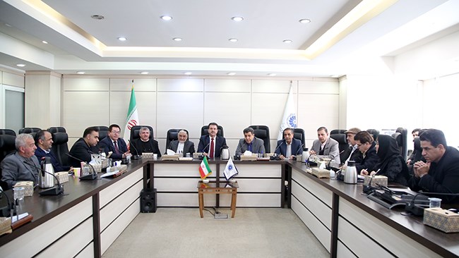 نشست اعضای هیات تجاری از اقلیم کردستان و نجف با فعالان اقتصادی ایرانی به همت اتاق مشترک ایران و عراق برگزار شد.