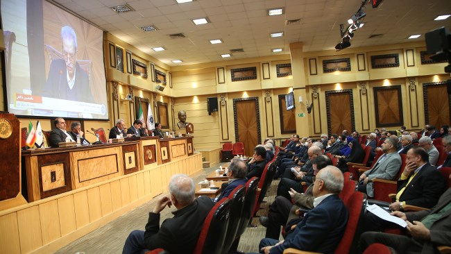 نشست هیات نمایندگان اتاق ایران با حضور نمایندگان بخش خصوصی برگزار شد و بررسی مهمترین دغدغه‌های فعالان اقتصادی مورد توجه قرار گرفت.