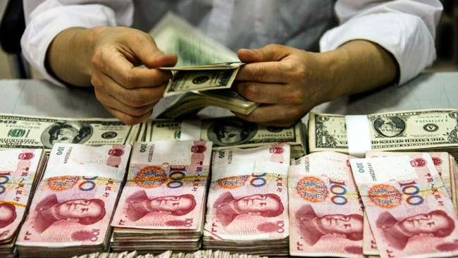چین براساس گزارش داده‌های تراز پرداخت‌ها، برای اولین بار کسری سه‌ماهه را در سرمایه‌گذاری مستقیم خارجی خود ثبت کرد که نشان‌دهنده چالش پکن در جذب شرکت‌های خارجی در پی اقدام «ریسک زدایی» از چین از سوی دولت‌های غربی است.