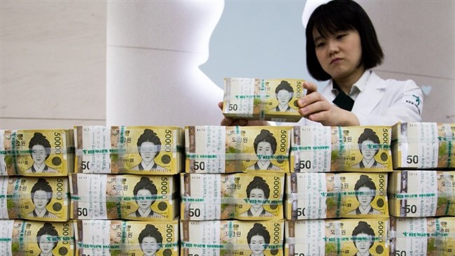 گزارشی جدید نشان می‌دهد استاندارد ثروت در کره جنوبی در طول دهه گذشته تقریباً دو برابر شده  و از ۱۱٫۴ میلیارد وُن برابر ۸٫۷ میلیون دلار در سال ۲۰۱۲ به ۱۸٫۷ میلیارد وُن در سال ۲۰۲۱ رسیده است.