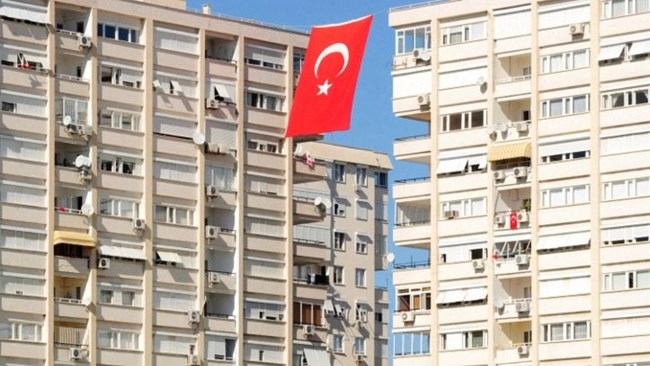 ترکیه در آستانه انتخابات و در بحبوحه رکود اقتصادی و تورم شدید، با بحران مسکنی بزرگی دست و پنجه نرم می‌کند که خانه‌دار شدن را برای بخشی از شهروندان این کشور به رویا تبدیل کرد است.