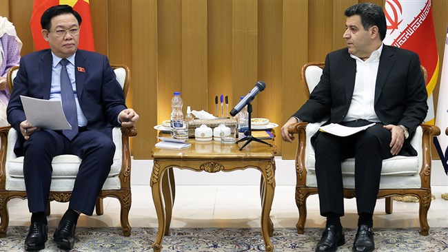 در دیدار رئیس مجلس ویتنام با رئیس اتاق ایران بر ضرورت تسریع در تعیین مکانیسم نقل و انتقالات مالی و ایجاد صندوق تهاتر کالا میان دو کشور برای افزایش تجارت دوجانبه مورد تاکید قرار گرفت.