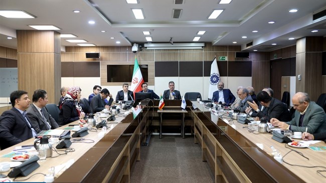 روسای کمیسیون‌های تخصصی اتاق ایران استفاده از کل ظرفیت‌های اتاق ایران برای حل معضلات فعالان اقتصادی در حوزه تأمین اجتماعی را خواستار شدند.