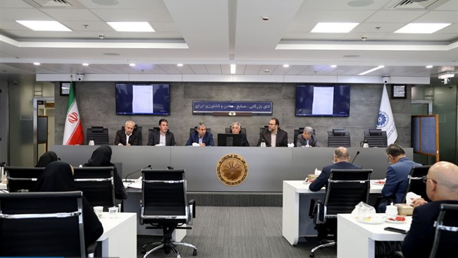 اعضای کمیسیون‌های تخصصی اتاق ایران در نشست با رئیس کمیسیون اقتصادی مجلس بر حل ریشه‌ای مسئله ارز و حرکت به سمت تک‌نرخی شدن آن، تأکید کردند.