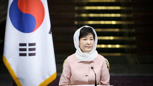 پارک گئون‌هی رئیس‌جمهوری کره جنوبی از تصویت یک بسته حمایت مالی 25میلیارد دلاری برای سرمایه‌گذاری زیرساخت‌های ایران خبر داد و گفت: فعالان اقتصادی می‌توانند از این حمایت مالی برخوردار شوند.