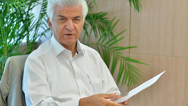 فعالان بخش خصوصی اعتقاد دارند آزاد نبودن نظام قیمت‌گذاری از موانع اصلی جذب سرمایه‌گذار خارجی است. مصوبه جدید شورای رقابت امکان آزادسازی قیمت بعضی خودروهای داخلی را فراهم کرده است.