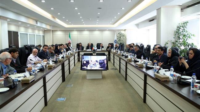 بررسی نقش توسعه زیرساخت های حمل ونقل در قیمت گذاری محصولات معدنی موضوعی بود که اعضای کمیسیون های معدن و حمل و نقل اتاق ایران را گرد هم جمع کرد. انتقاد از محدودیت زیرساختهای حمل ونقلی به ویژه در حوزه ریلی، مهم ترین موضوعی بود که در این نشست مورد توجه قرار گرفت.