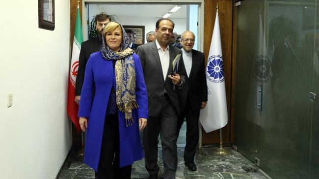 رئیس اتاق ایران از سفر هیاتی ایرانی به کرواسی در آینده‌ای نزدیک خبر داد. رئیس‌جمهور کرواسی خواستار تشکیل کمیسیون مشترک دو کشور برای افزایش روابط اقتصادی شد.