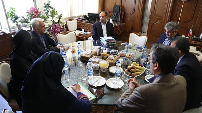 «ارتباطات چند جانبه و سازمان‌های بین‌المللی برای اتاق ایران و بخش خصوصی بسیار حائز اهمیت است.» رئیس اتاق ایران در دیدار با دبیر ایرانی گروه دی 8 بود، اینگونه بر اهمیت همکاری با سازمان های بین‌المللی تاکید کرد.