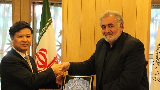 رییس اتاق اصفهان گفت: ایجاد شهرک اقتصادی مشترک استان‌های اصفهان و جیانگ می‌تواند به توسعه روابط اقتصادی دو کشور ایران و چین منجر شود.