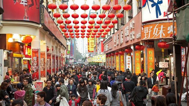 اقتصاد چین در سه ماهه سوم سال جاری نسبت به سال قبل ۶.۷ درصد رشد داشته است که با پیش بینی‌ها در این خصوص تقریبا برابری دارد.