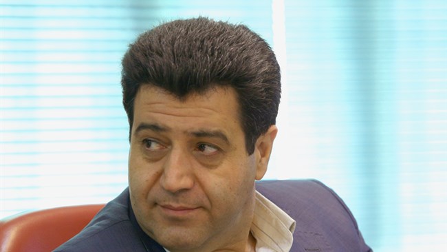 حسین سلاح ورزی، عضو هیات نمایندگان اتاق ایران می‌گوید: باید سیاست‌های اقتصادی از عدم قطعیت خارج شوند.