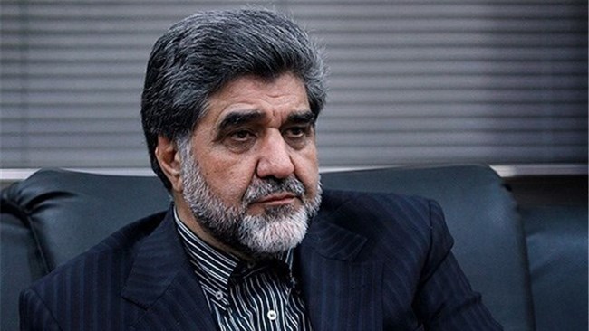 رکود موجود و بالابودن نرخ رشد اشتغال، به بد‌خرج‌کردن پول نفت در دولت گذشته ربط دارد؛اگر مدیران ارشد آن دولت به توصیه نخبگان اقتصادی گوش می‌دادند، امروز شاهد بهره‌برداری از طرح‌های بزرگ صنعتی کشور بودیم.