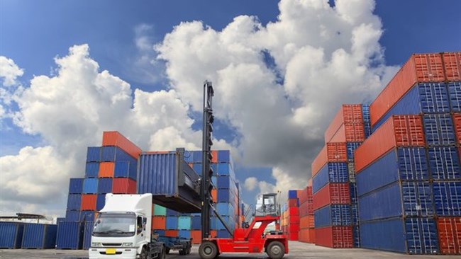 گزارش تجارت خارجی ایران در هشت ماهه سال‌جاری نشان می دهد صادراتمان در این مدت نسبت به واردات افزایش داشته است.