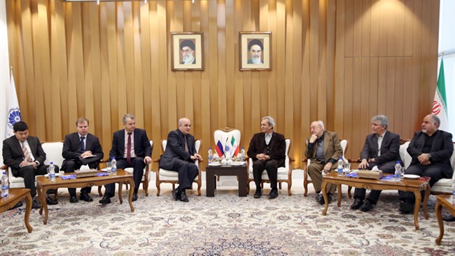 غلامحسین شافعی رئیس اتاق ایران در دیدار با لوان جاگاریان سفیر روسیه در تهران، بر لزوم رفع موانع تجاری بین دو کشور تأکید کرد.