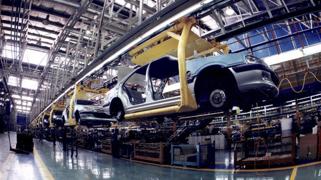 تولید انواع خودرو در شرکت ایران خودرو در آبان ماه امسال61 هزار و 946 دستگاه و تولید شرکت سایپا 56 هزار و 157 دستگاه اعلام شده است.
