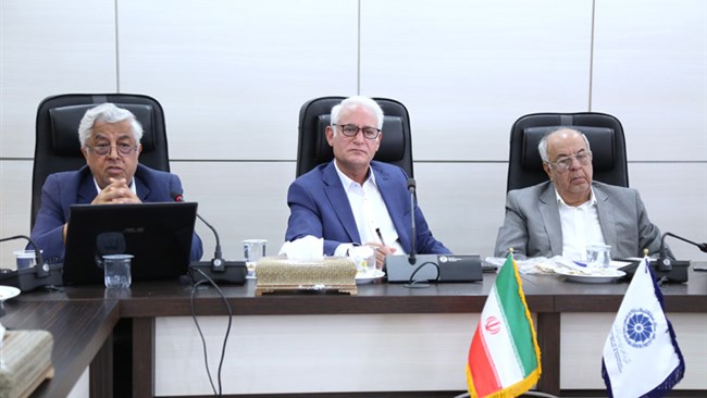 در نشست تخصصی کمیسیون کشاورزی و صنایع غذایی اتاق ایران در زمینه بحران آب، چالش های پیش روی مدیریت آب در کشور مورد بررسی قرار گرفت.
