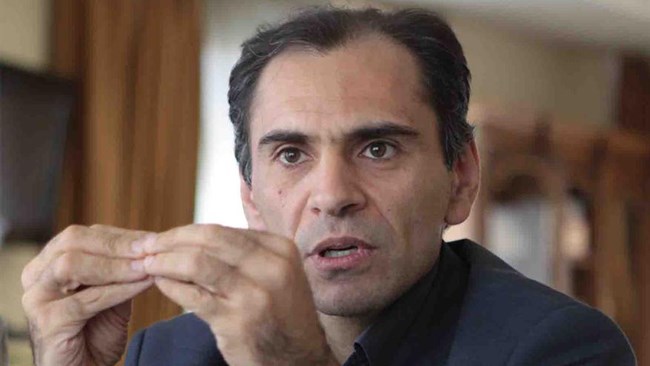 معاون سابق پژوهشی پژوهشکده پولی و بانکی، آثار این انتخابات را بر اقتصاد ایران بررسی کرده است. او معتقد است: اگر برجام کنار گذاشته شود، عواقب ناگواری برای اقتصاد ایران به‌وجود می‌آید.
