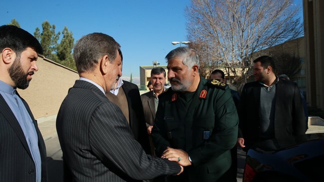 اسحاق جهانگیری، روز گذشته با حضور در دوازدهمین گردهمایی مدیران قرارگاه خاتم‌الانبیاء، به انتقاد سرتیپ پاسدار عبادالله عبدالهی، درباره انعقاد قرارداد خرید 10 فروند کشتی از شرکت کشتی‌سازی هیوندای کره جنوبی پاسخ داد.