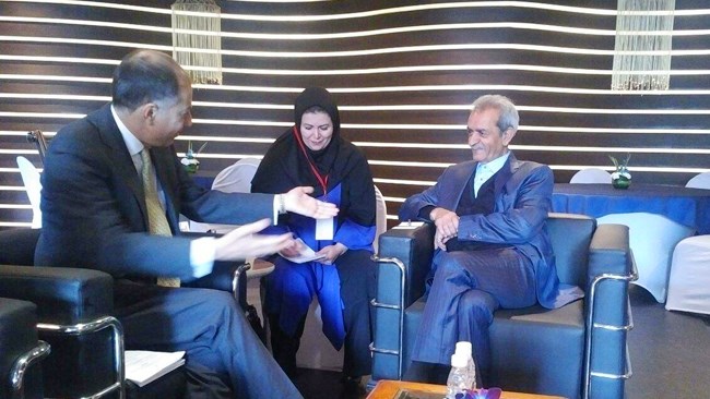 غلامحسین شافعی، رئیس اتاق ایران عصر شنبه در حاشیه همایش تجاری هند و ایران با نوشاد فوربس، رئیس کندراسیون صنعت هند دیدار کرد.
