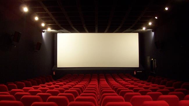 در سال 2015، درآمد گیشه سینما در آمریکا و چین 11.1 و 6.7 میلیارد دلار بوده است. سینمای ایران نیز در فصل اول سال 95، برابر با دو سوم از کل فروش سال 94، فروش داشته است.