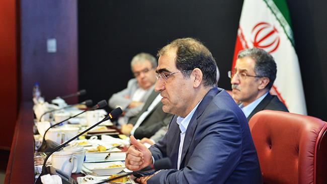 حسن قاضی زاده هاشمی درباره سرمایه‌گذاری در حوزه بهداشت و سلامت می‌گوید:«در کشور تنش ها و بی اعتمادی هایی در حوزه بهداشت و برای پزشکان وجود دارد.داخلی ها را می ترسانیم در نتیجه نباید توقع داشته باشیم سرمایه‌گذاران خارجی به ما اعتماد کنند.»