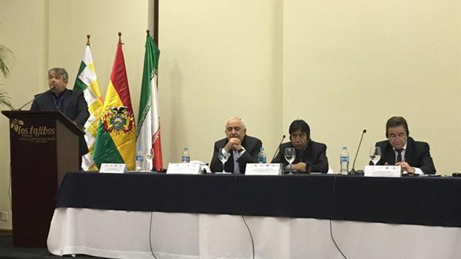 «نشست اقتصادی بولیوی و ایران» با حضور وزرای خارجه و فعالان اقتصادی دو کشور، جمعه 5 شهریور در لاپاز، پایتخت بولیوی، برگزار شد. فعالان اقتصادی پس از این نشست، در مذاکرات B2B‌ نیز شرکت کردند.