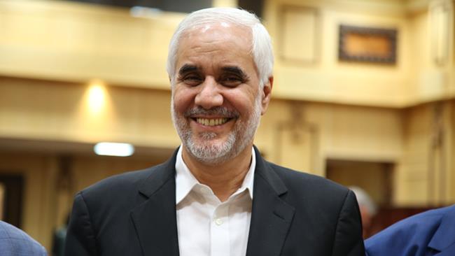 به گفته محسن مهرعلیزاده،‌ رئیس کمیسیون گردشگری اتاق تهران، یکی از ثمرات اجرای طرح ساماندهی تعطیلات این است که خانواده‌ها و نسل آینده دو روز کامل فرصت دارند برای ایران‌گردی و شناخت بیشتر  کشوری که در آن زندگی می‌کنند.