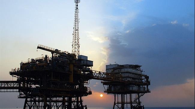 بر اساس گزارش بلومبرگ، ایران بیشتر تولیداتی را که به خاطر تحمیل تحریم‌ها در سال 2012 از دست داده بود، بازیابی کرده است، صادرات نفت خام به دو میلیون بشکه در روز رسیده و ایران دوباره جایگاه خود را در بازارهای اروپا پیدا می‌کند.