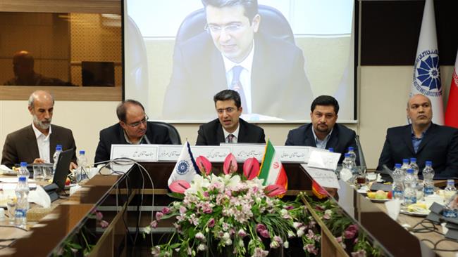 پنجمین نشست هم اندیشی صنعت خوراک دام، طیور و آبزیان ایران با حضور نائب رئیس اتاق ایران، معاونان وزارت جهاد کشاورزی، نمایندگان مجلس و فعالان این حوزه در اتاق ایران برگزرا شد و مقرر شد کارگروهی با حضور نمایندگان دولت و بخش خصوصی تشکیل شود و در آن برنامه‌ها و سیاست‌های لازم به منظور ارتقا و رونق کارخانه‌های فعال مورد بررسی قرار گیرد.