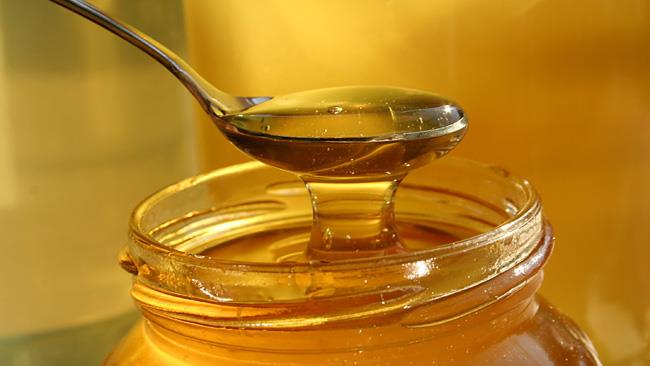 اطلاعات گمرک ایران نشان می‌دهد که در پنج ماهه نخست سال جاری صادرات عسل ایرانی معادل ۶۸۸ تن بوده است که نسبت به مدت مشابه سال قبل حدود ۲۰ درصد کاهش یافته است.