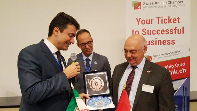 هیات تجاری اتاق ایران روز سه شنبه ساعاتی پس از ورود به سوئیس، در همایش مشترک اتاق سوئیس-ایران در زوریخ شرکت کرد.