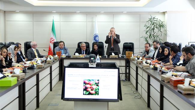 کمیسیون کشاورزی اتاق مشهد و انجمن ارگانیک ایران سمینار «جنبه های قانونی صادرات مواد غذایی به کشورهای جهان از دیدگاه کنترل کیفیت» را با همکاری موسسه یوروفاین آلمان در اتاق ایران برگزار کردند.