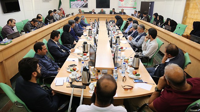 مدیرکل صداوسیمای مرکز کرمان در نشست با رئیس و اعضای کمیسیون گردشگری اتاق بر همکاری دو طرف برای توسعه گردشگری این استان تأکید کرد.