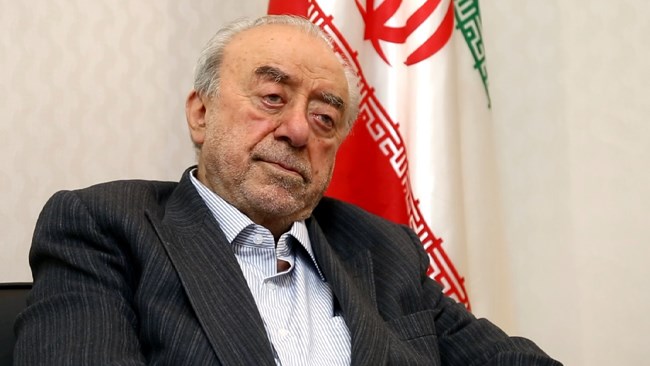 صادرات روزهای خوبی را نمی گذارند. مشکلات صادراتی که عمر چنددهه ای دارند هنوز حل نشده اند. دولت برای رونق صادرات باید مشکلات زیرساختی را حل کند.