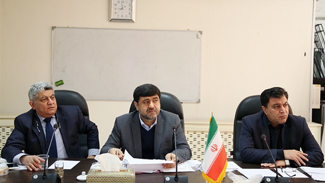 کوروش پرویزیان رئیس کمیسیون بازار پول و سرمایه اتاق ایران از اجرایی نشدن مواد 19 و 21 قانون رفع موانع تولید و عدم تهیه آیین‌نامه‌های اجرایی آن در هیئت دولت انتقاد کرد.